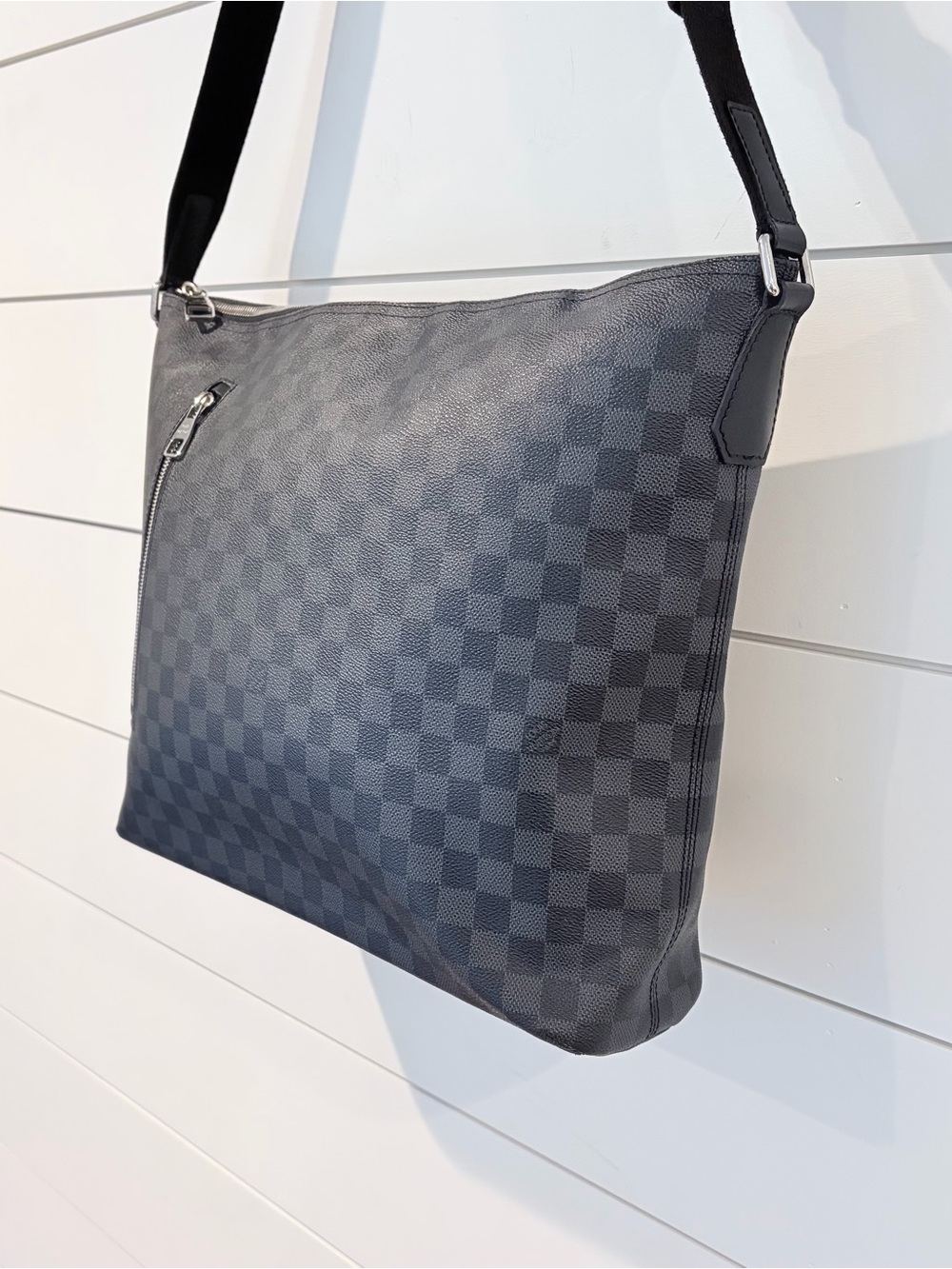 Louis Vuitton Mick GM Messenger Bag Damier Graphite Canvas Luxe Travel Crossbody - Picture 5 of 16